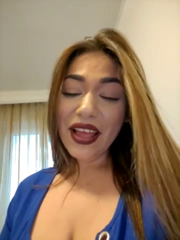 Ella_Alexis