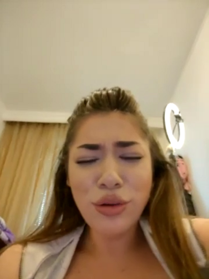 Ella_Alexis