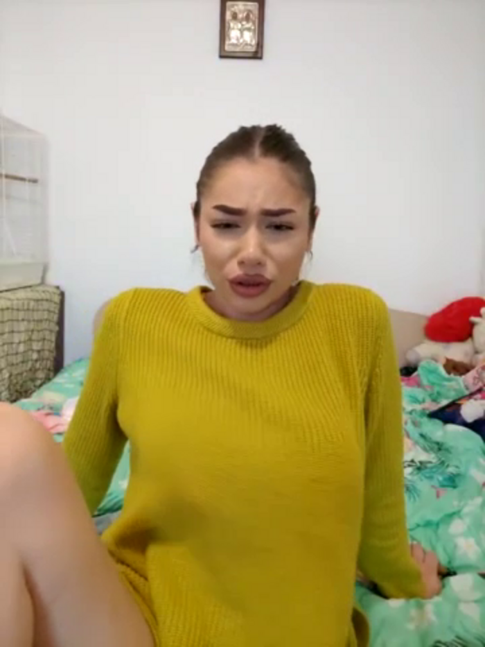 Ella_Alexis