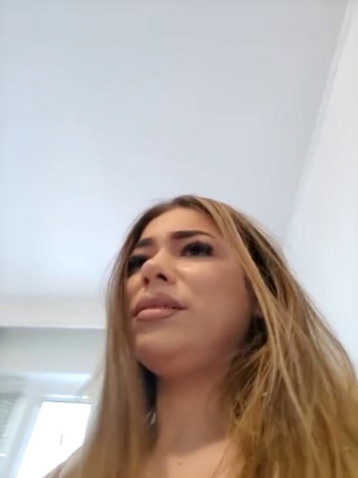 Ella_Alexis