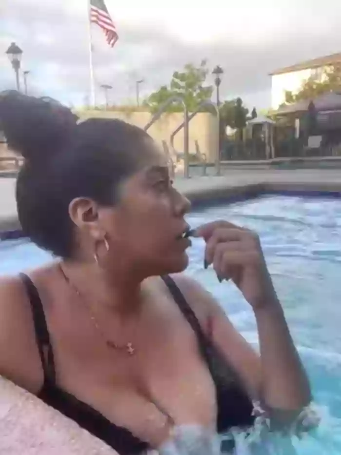2023/02/12/stripchat-bigbuttbrooklynn-00-19-31