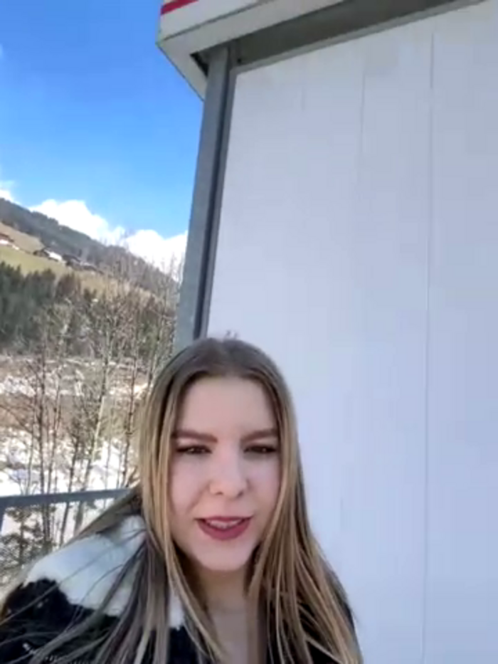 LaraBlond