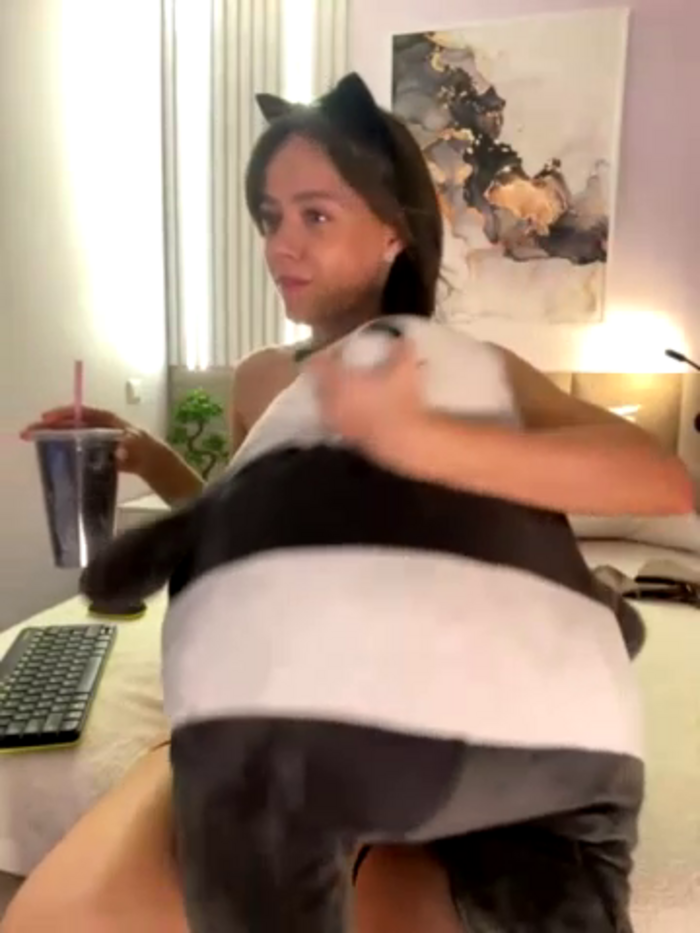 Kylie_Desire