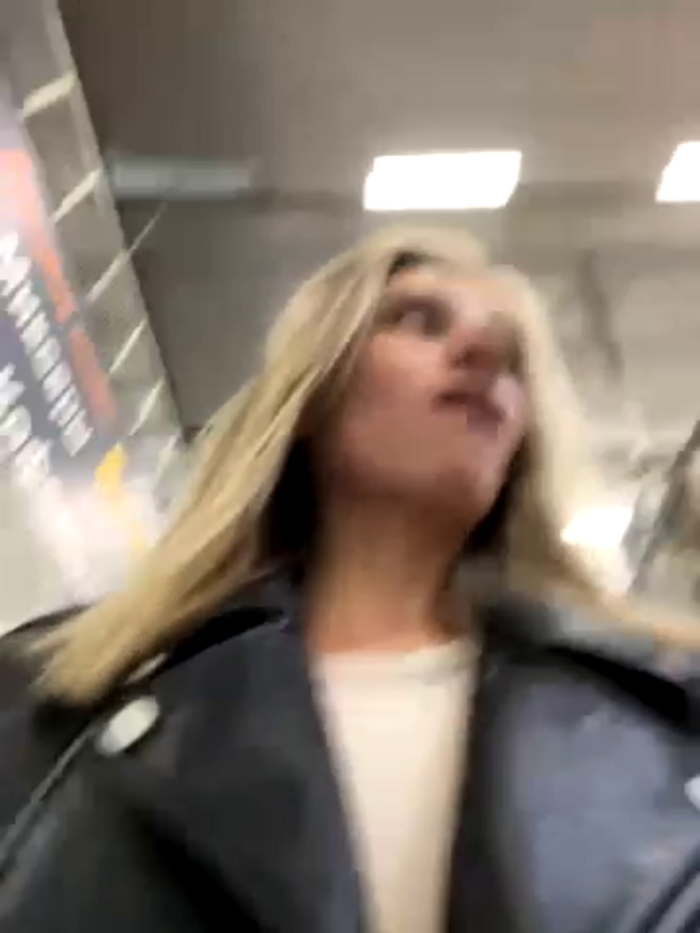 -AngelAri-
