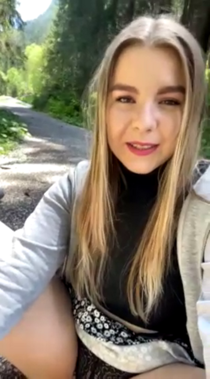 LaraBlond