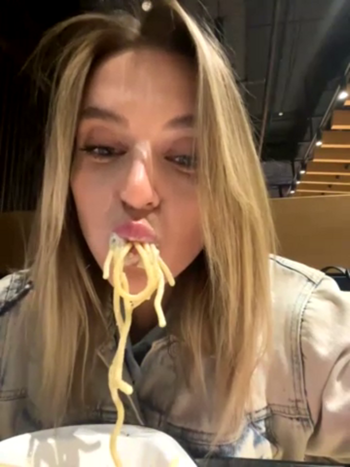 -AngelAri-