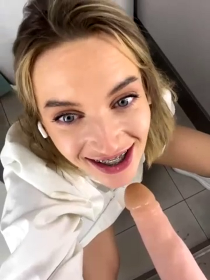 -AngelAri-