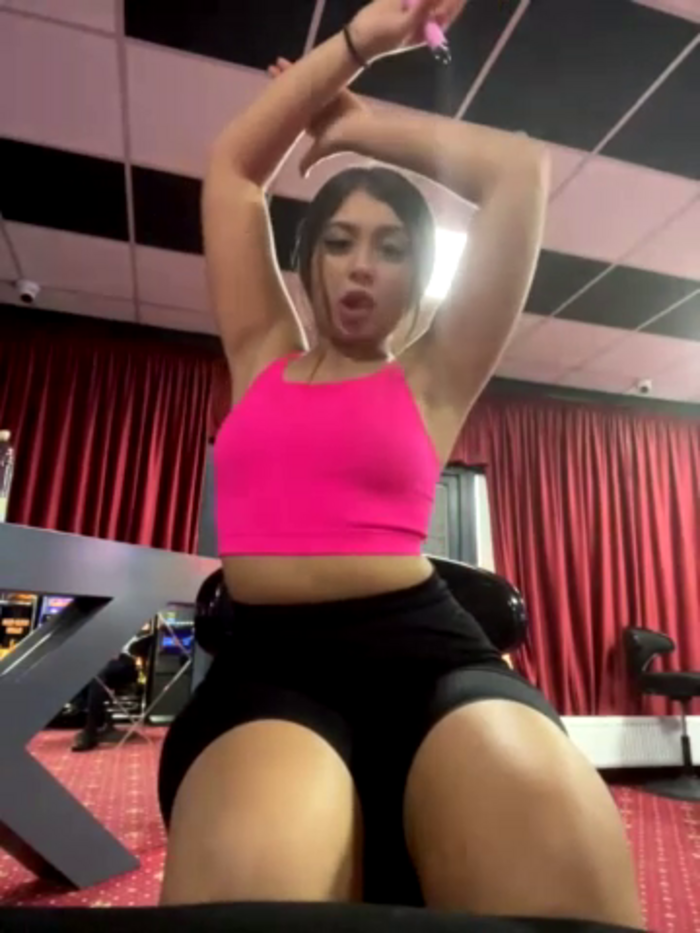 LarisXXX