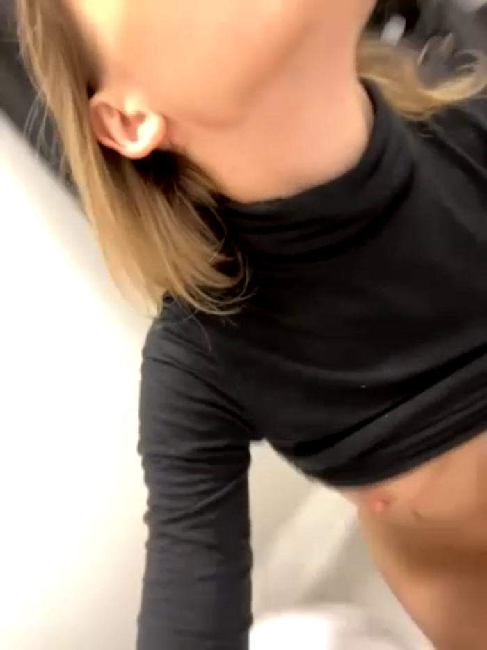 -AngelAri-