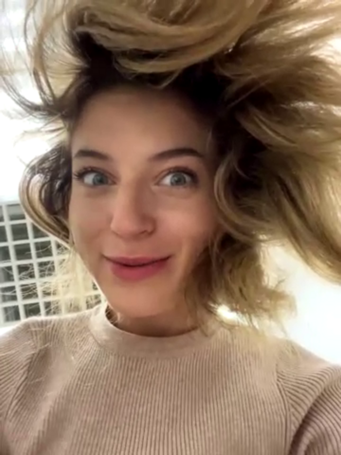 -AngelAri-