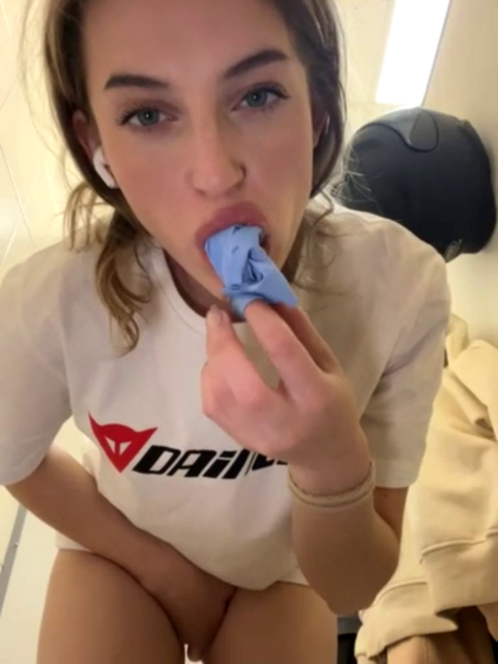 -AngelAri-