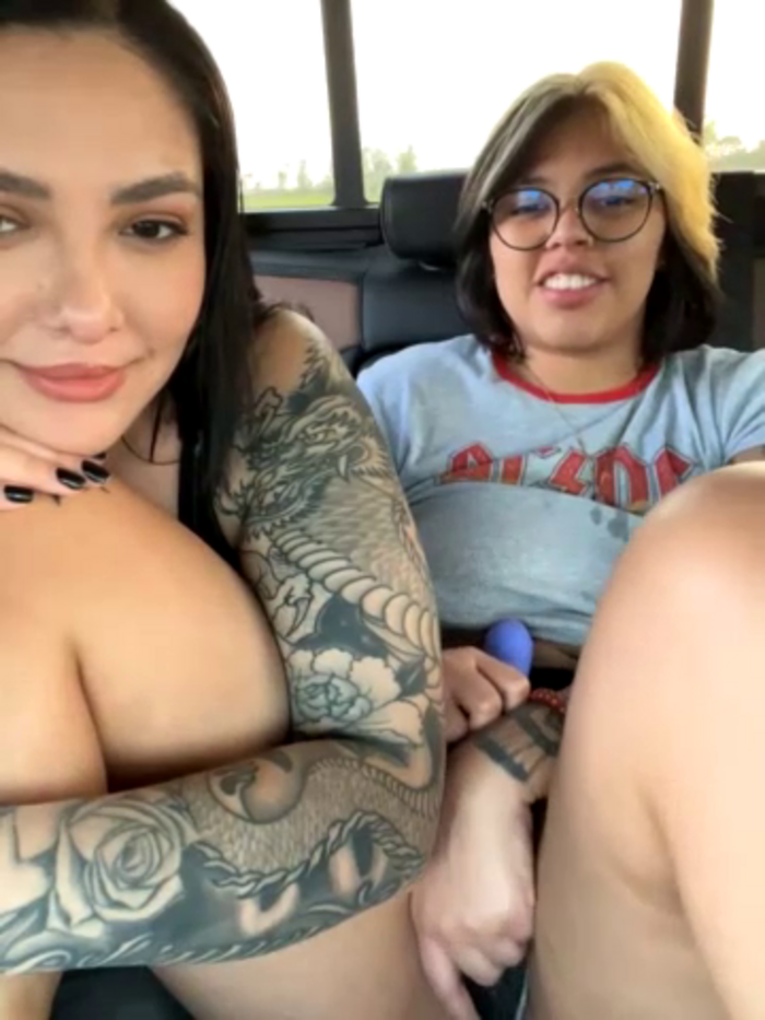 miacanela_xo