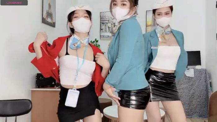 Mono-Stewardesss