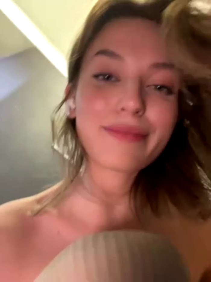 -AngelAri-