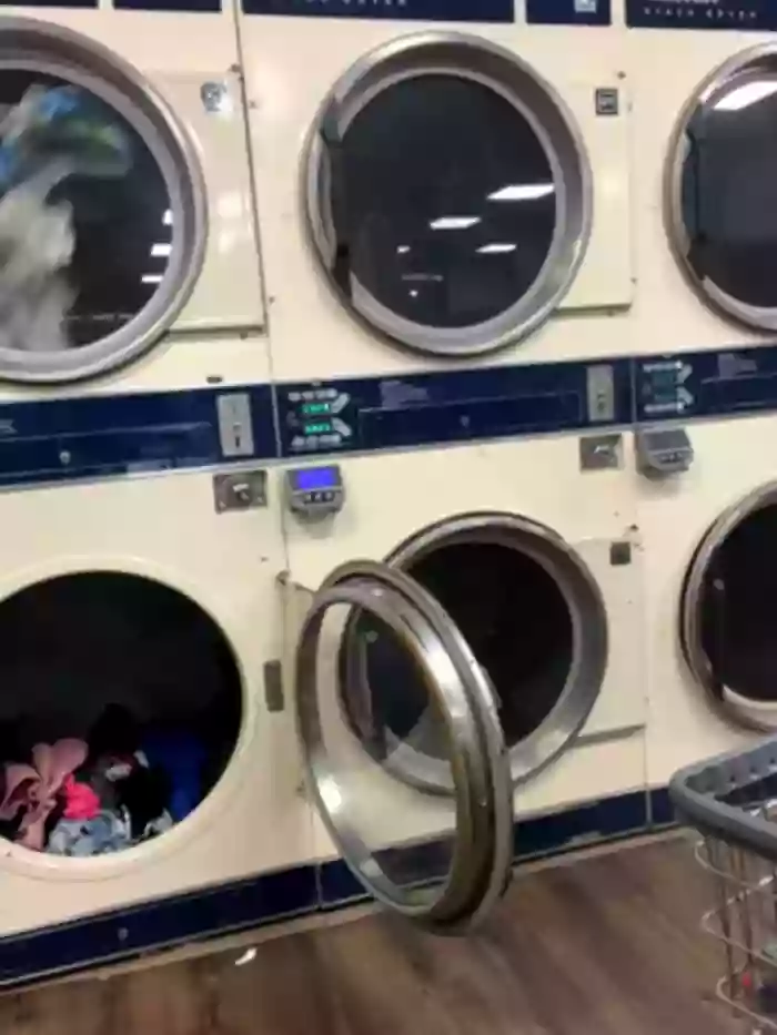 2023/10/12/stripchat-bigbuttbrooklynn-10-47-37