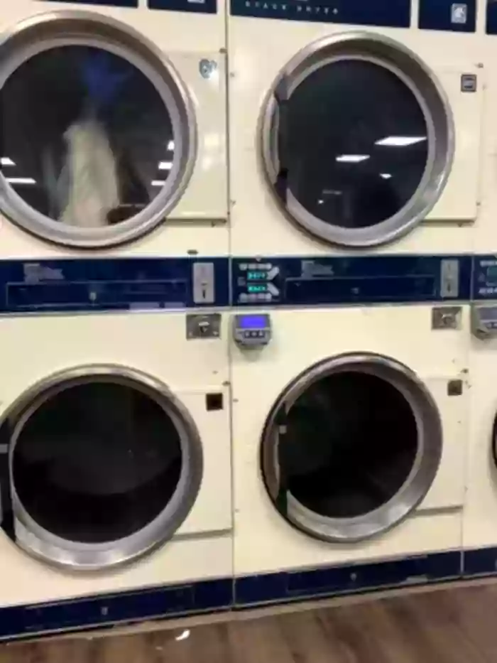 2023/10/12/stripchat-bigbuttbrooklynn-11-06-18