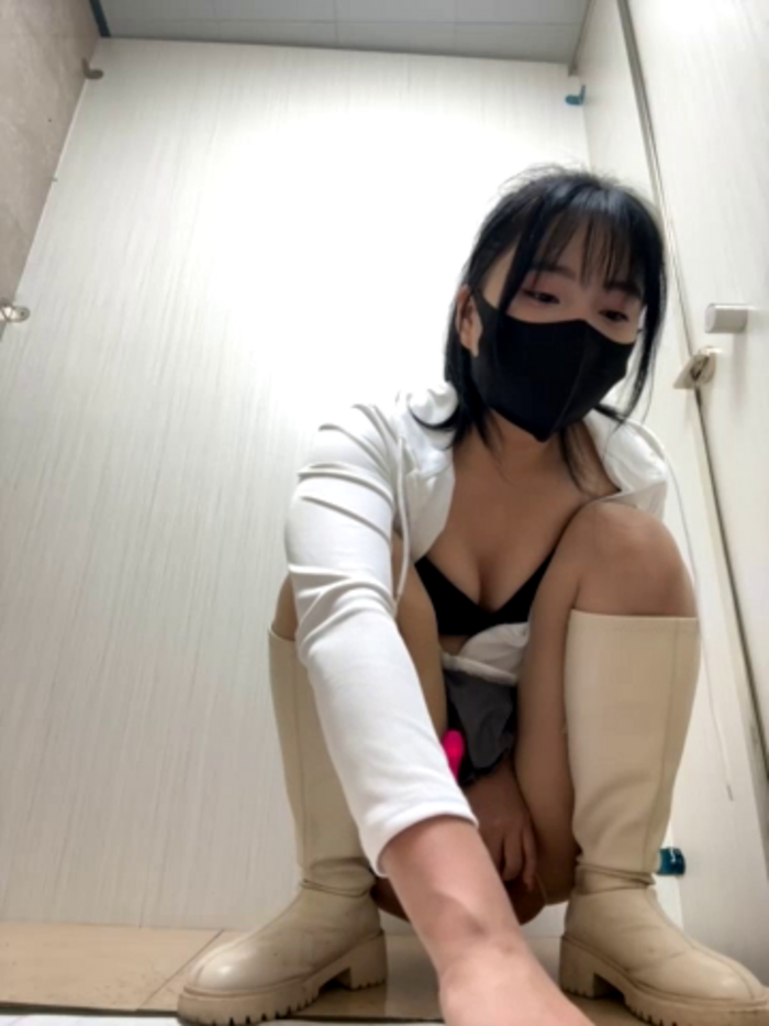 Asia-Lynn