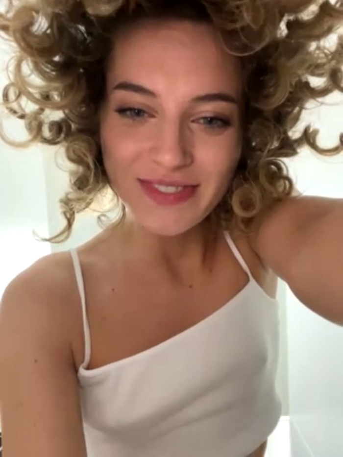 -AngelAri-