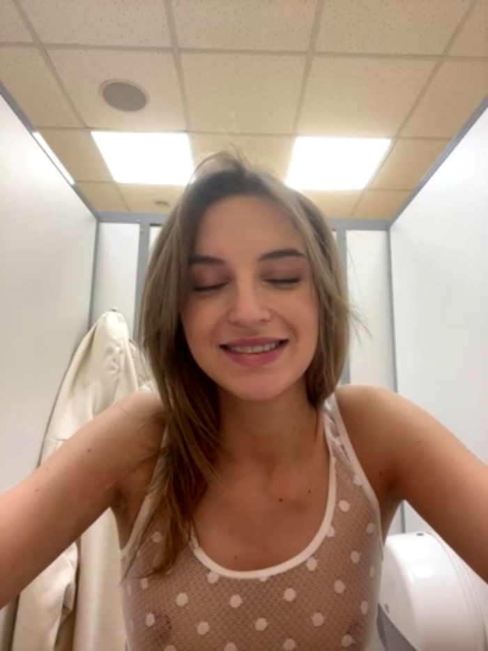 -AngelAri-