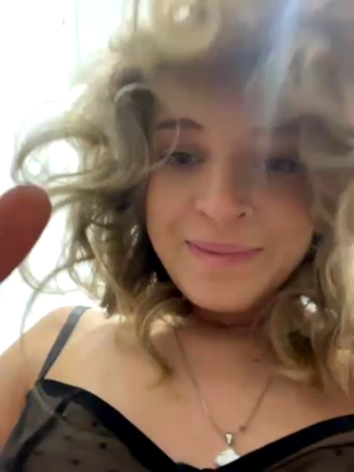 -AngelAri-
