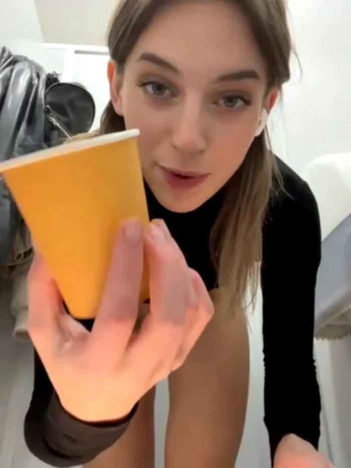 -AngelAri-
