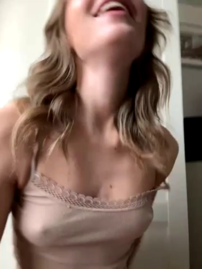 -AngelAri-