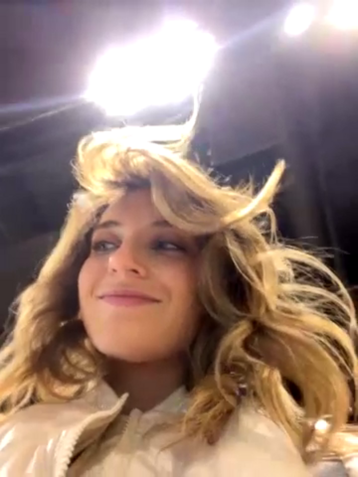-AngelAri-