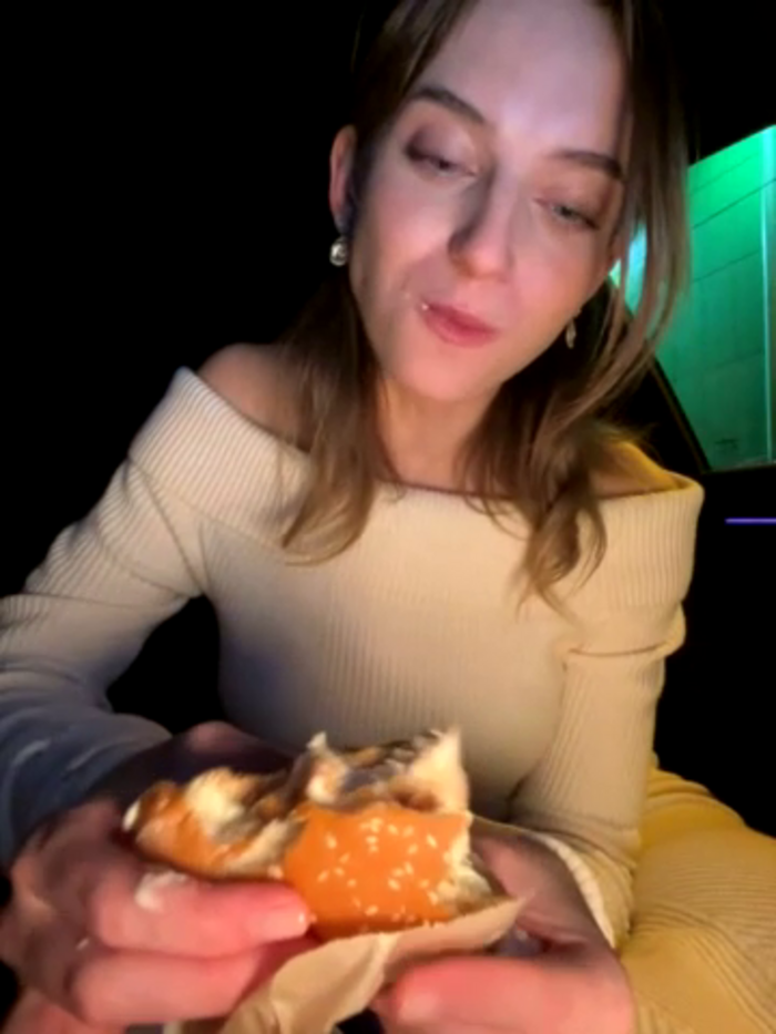 -AngelAri-
