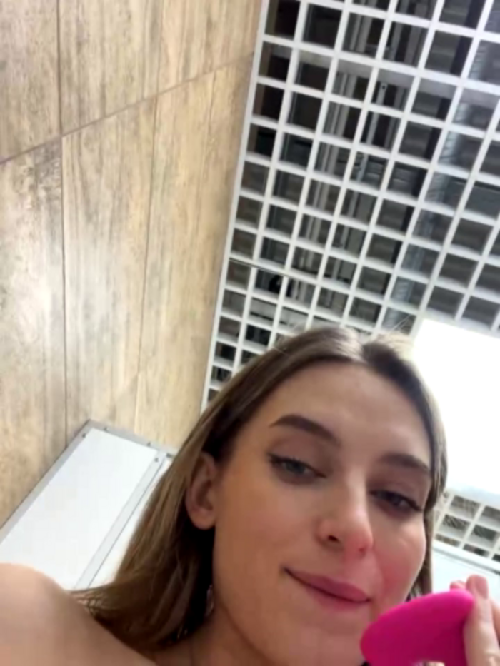 -AngelAri-