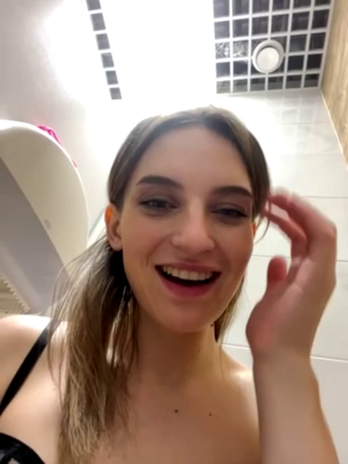 -AngelAri-