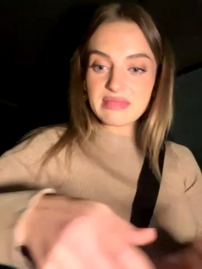 -AngelAri-