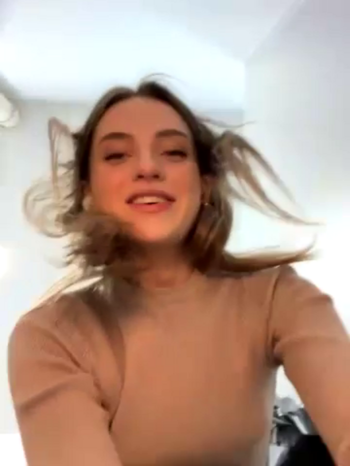 -AngelAri-