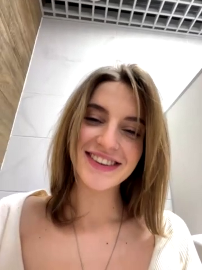 -AngelAri-