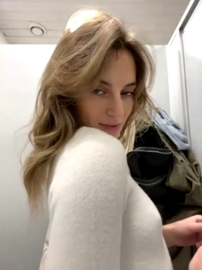 -AngelAri-