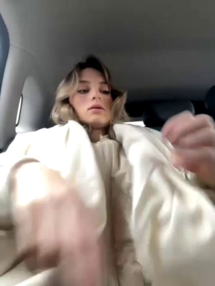 -AngelAri-