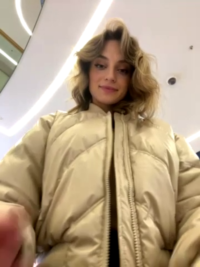 -AngelAri-