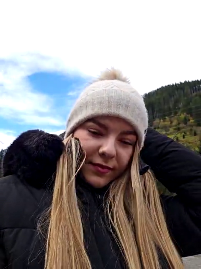 LaraBlond