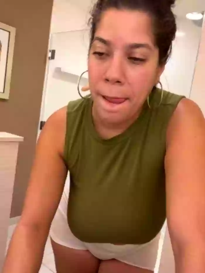 2023/11/20/stripchat-bigbuttbrooklynn-10-18-24