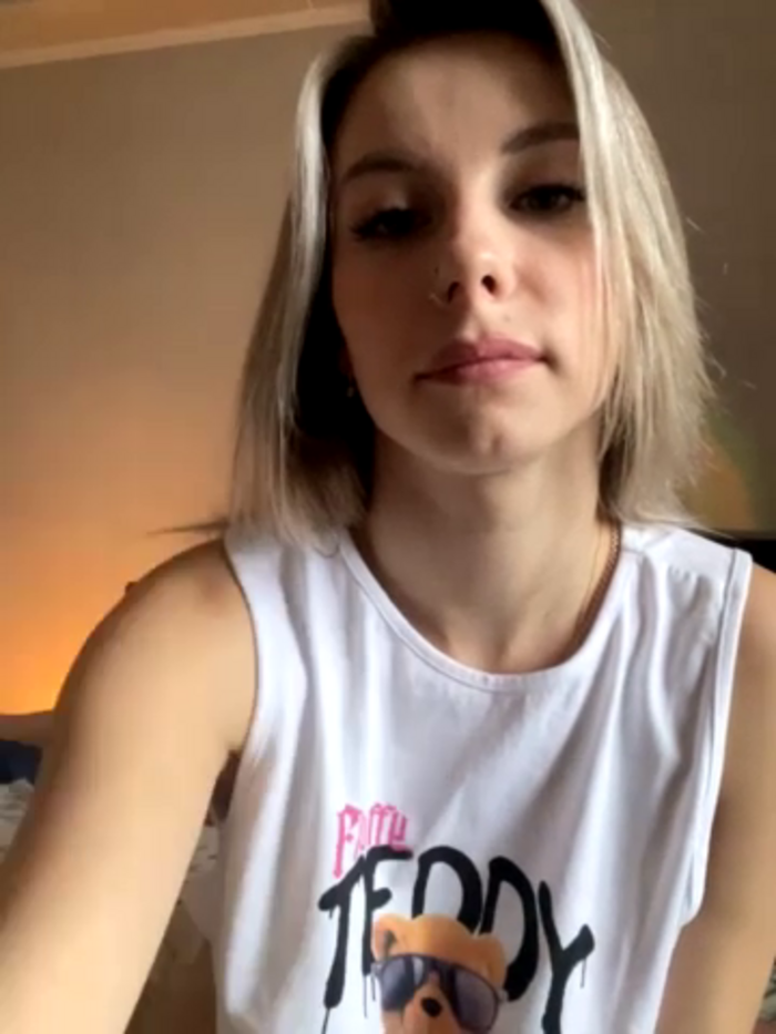 niki7377