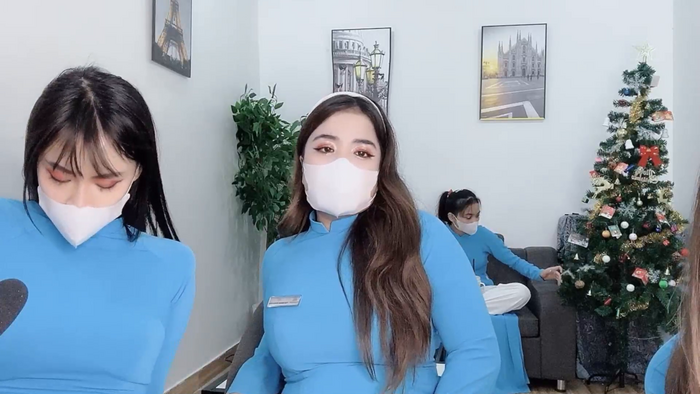 Mono-Stewardesss