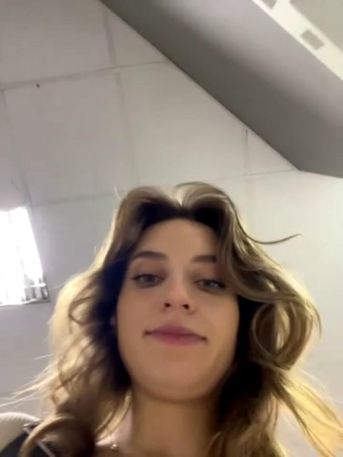 -AngelAri-