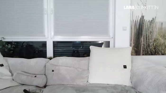 Lara-CumKitten