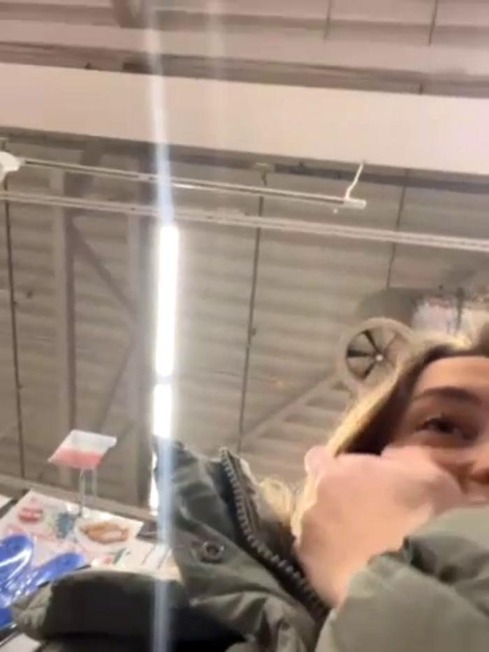 -AngelAri-