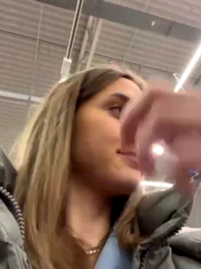 -AngelAri-