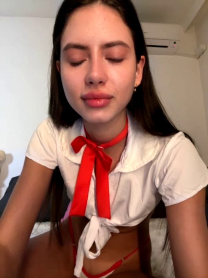 Ellzaa_