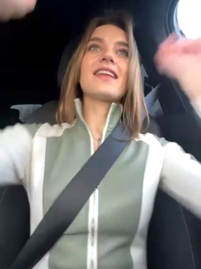 -AngelAri-