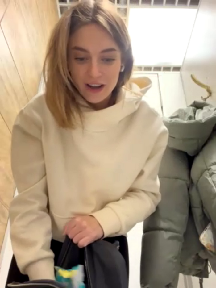 -AngelAri-