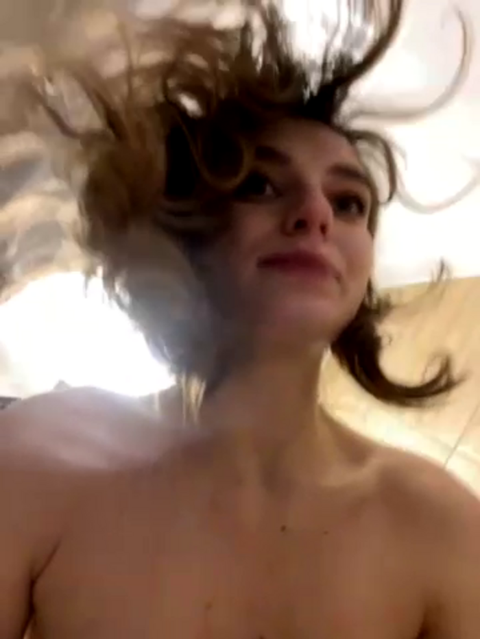 -AngelAri-