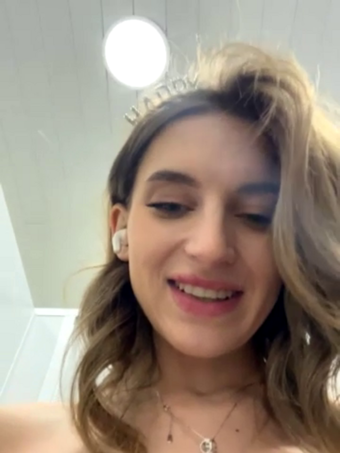-AngelAri-