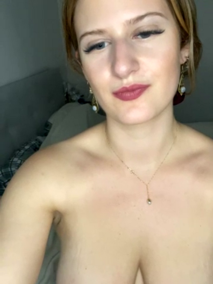 Busty-Ellie